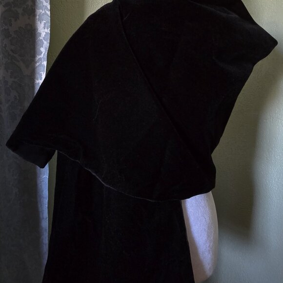 Black Velvety Formal Wrap - Picture 5 of 5